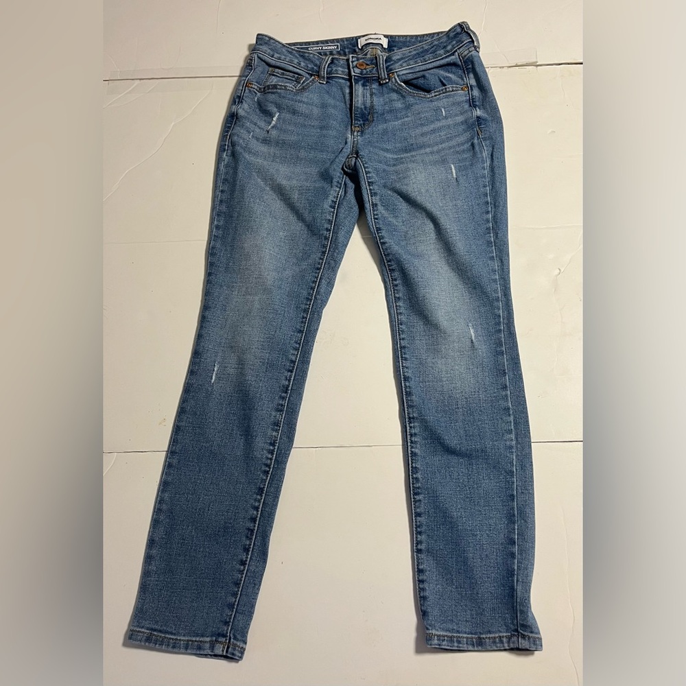 Woman’s Size 4 Short  Sonoma Jeans Curvy Skinny Distressed Tear Light Wash Denim